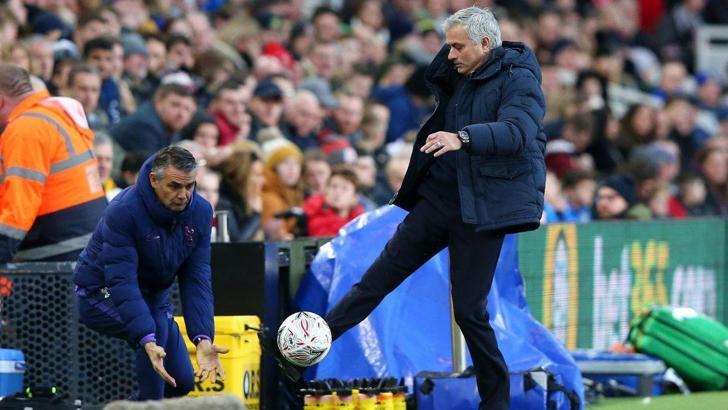 Mourinho bu kez topu hedef aldı