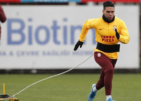 Radamel Falcao'ya durmak yok!