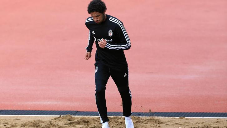 Beşiktaş'ta Elneny durmuyor!