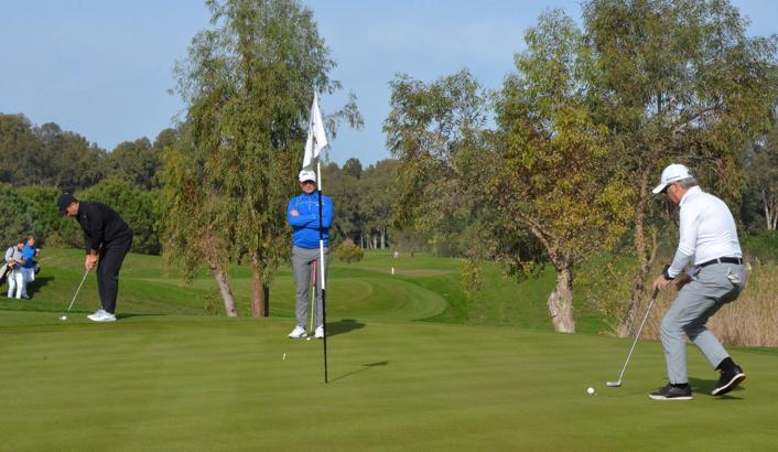 Golf turnuvasının geliri diyabet hastası çocuğa bağışlandı