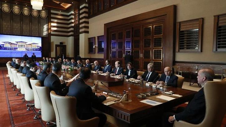 Cumhurbaşkanlığı Külliyesi'ndeki zirvede asker selamı konuşuldu