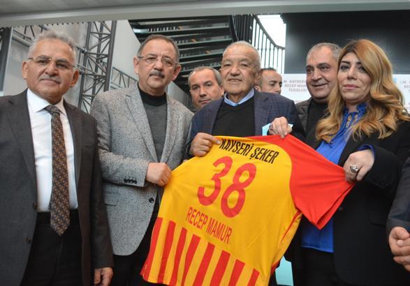 Kayserispor'da kulüp tesislerine eski başkan Recep Mamur'un adı verildi