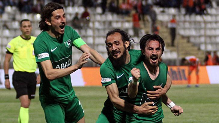 Bursaspor Mehmet Akyüz ve Burak Çalık'ı istiyor