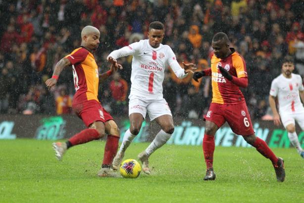 Antalyaspor, 17 maçta 22 futbolcuya şans tanıdı