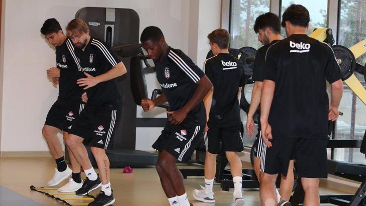 Beşiktaş salonda çalıştı
