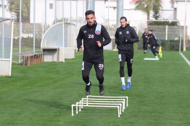 Fatih Karagümrük'ün Antalya kampı sürüyor
