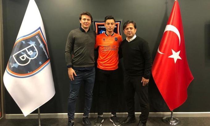 Başakşehir'den Metin Emre Karaal'a profesyonel sözleşme