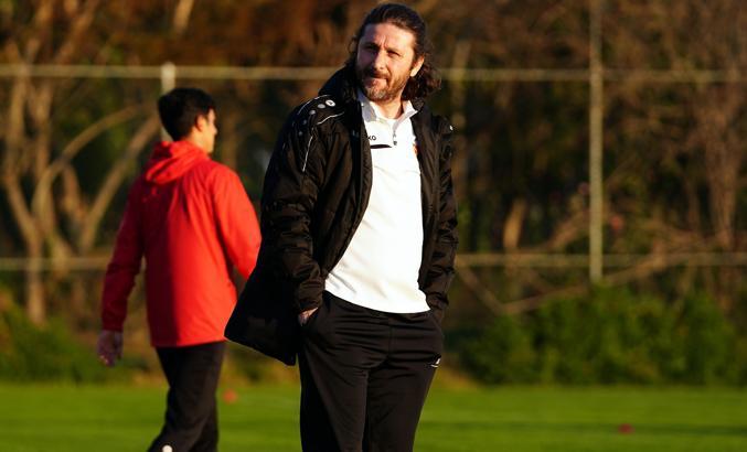İstanbulspor'da Fatih Tekke sahaya indi