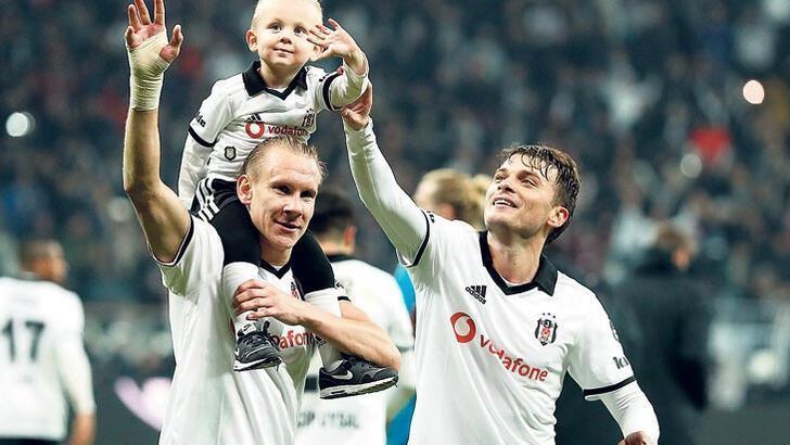 Beşiktaş'ta transfer onlara bağlı