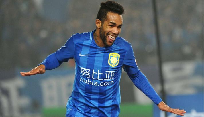 Galatasaray'da ilk hedef Alex Teixeira