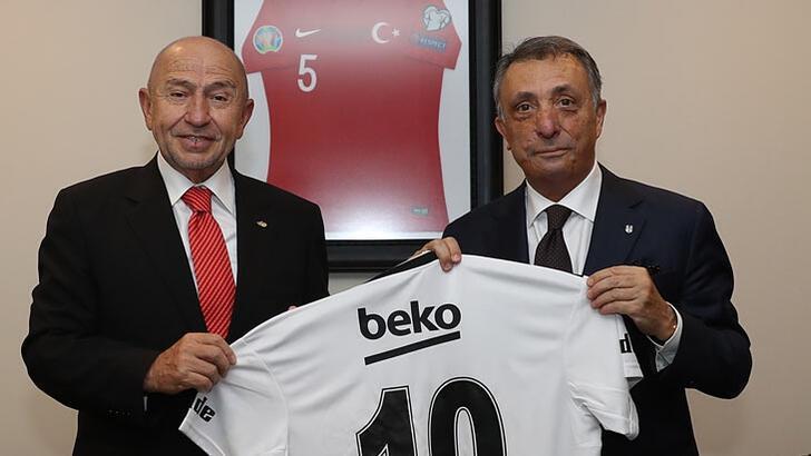 Nihaz Özdemir, Ahmet Nur Çebi'ye sert çıktı