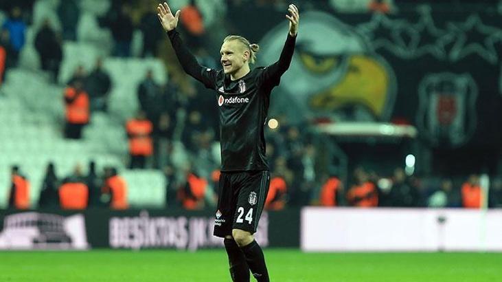 Stoper değil golcü Vida