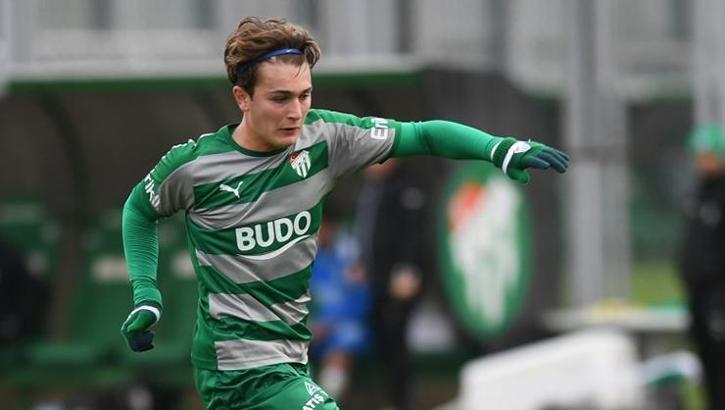 Bursaspor'da 17 yaşındaki Ali Akman, 130'uncu golünü attı