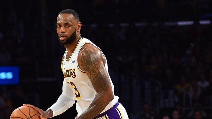 LeBron James tarihe geçti
