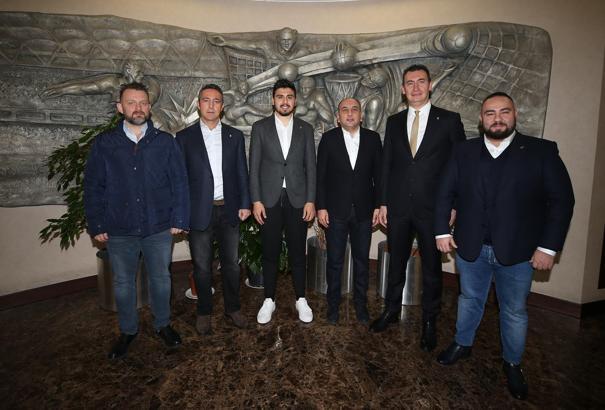 Ozan Tufan 4 yıl daha Fenerbahçe'de! Dikkat çeken detay