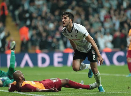 Umut Nayir, Beşiktaş'ı şampiyon yaptı