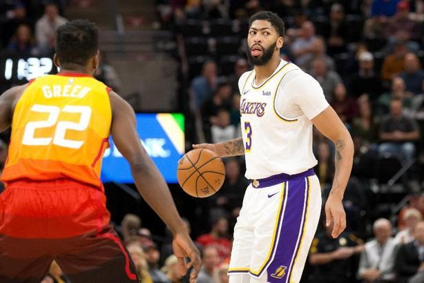 Lakers'tan peş peşe 10. deplasman galibiyeti