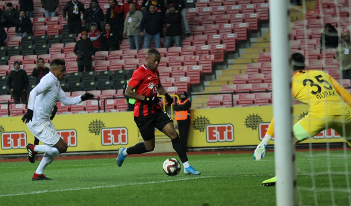 Eskişehirspor - Cesar Grup Ümraniyespor maç sonucu: 3 - 1