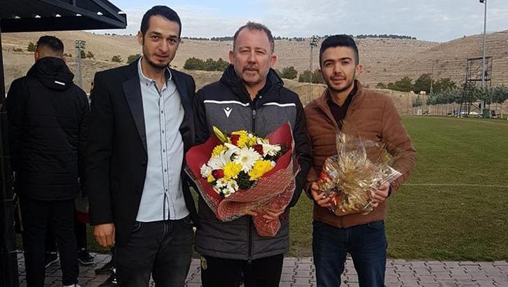 Yeni Malatyaspor'da kayısı ikramlı antrenman