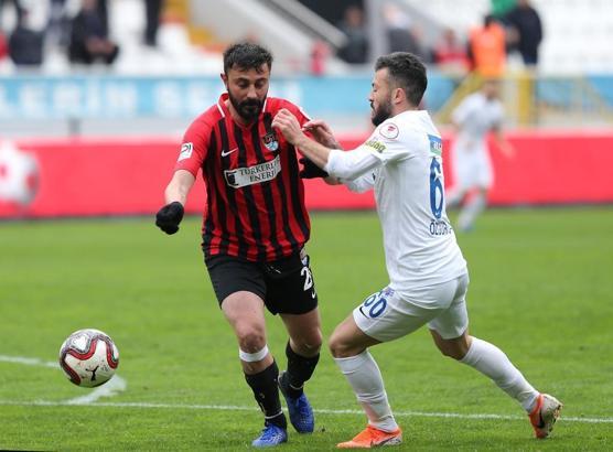 Özgür Çek: Çok formda bir Beşiktaş buraya gelecek