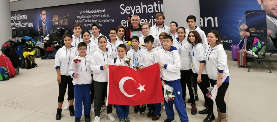 Paletli yüzmede Türk sporculardan 11 madalya