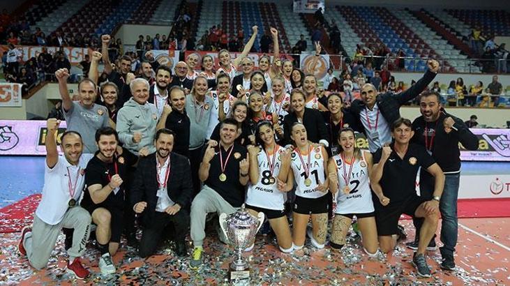 Vakıfbank ve Eczacıbaşı dünya arenasında
