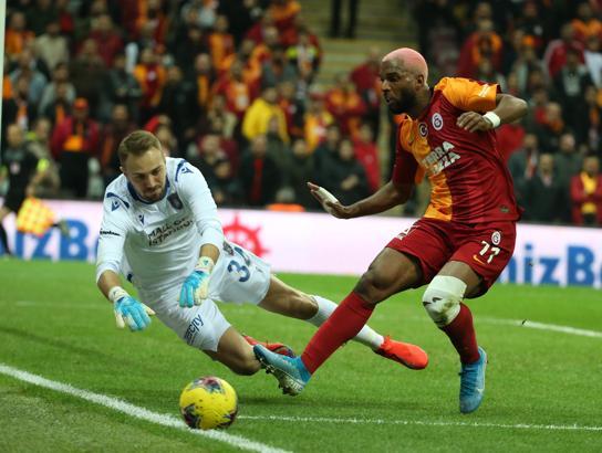 Başakşehir duvar ördü