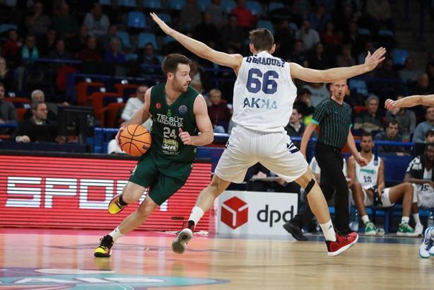 EB Pau-Lacq-Orthez: 76 - Teksüt Bandırma: 96