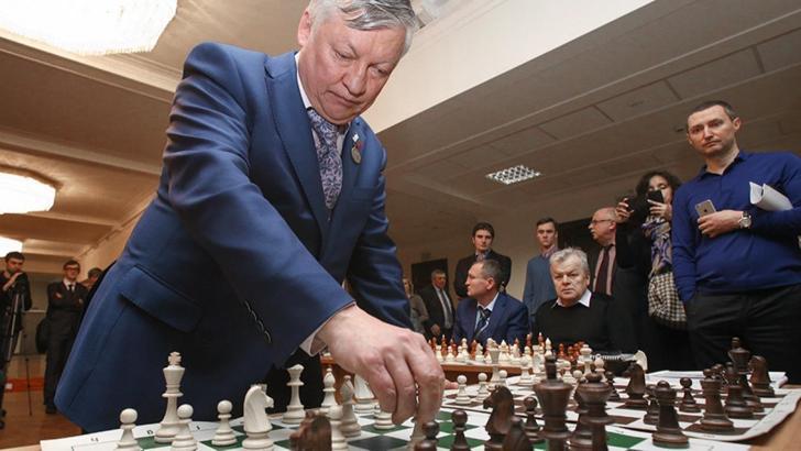 Türk satrançseveler Karpov'la buluşuyor