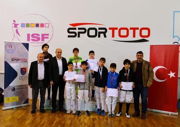 Eskrimde alt yaşlar Epe Açık Turnuvası Trabzon'da sona erdi