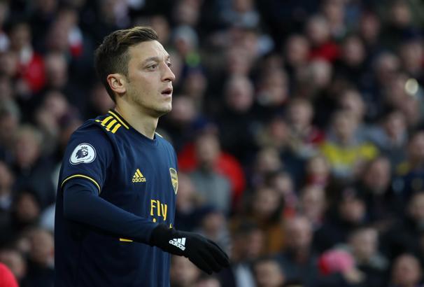 Tim Krul ile Mesut Özil arasında gerginlik!