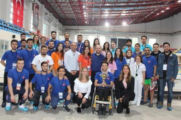 Engellerini suda aştılar