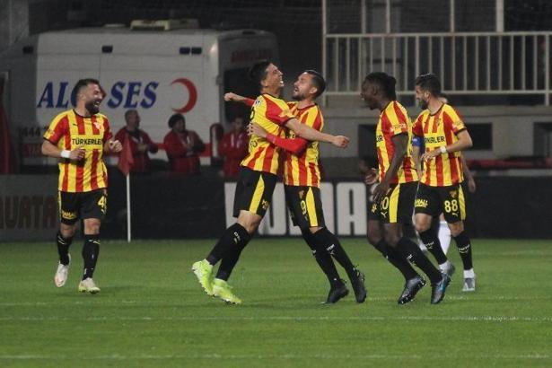 Göztepe'de değişim ayağa kaldırdı