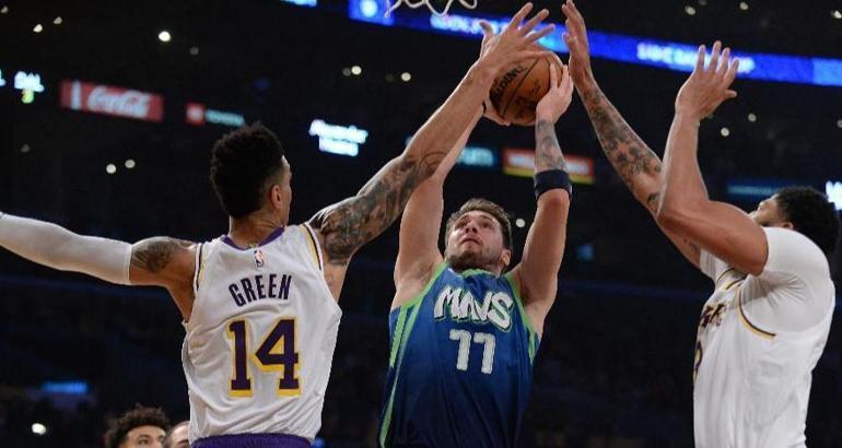 Mavericks, Lakers'ın serisine son verdi