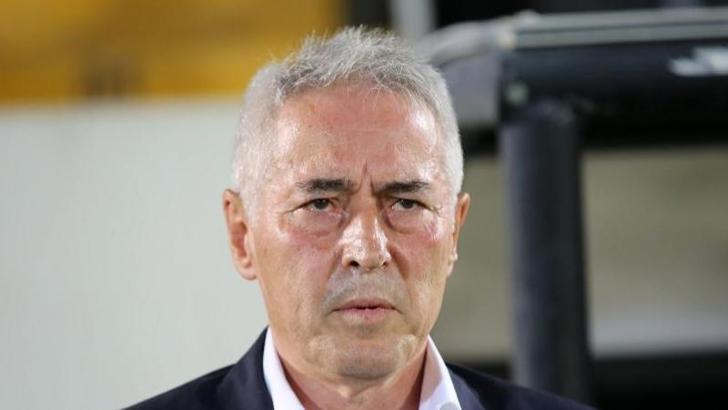 Altay eski hocasına karşı