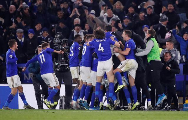 Leicester City son dakikada galibiyete uzandı