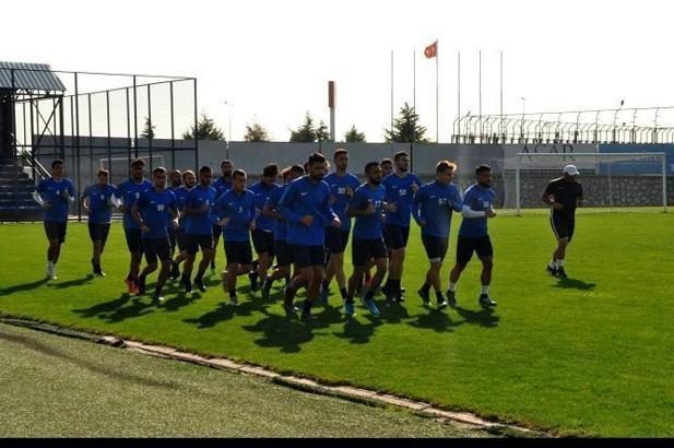 Karacabey Belediyespor, liderliğini korumak istiyor