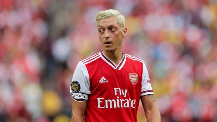 Mesut Özil'in transferinde hareketli saatler!