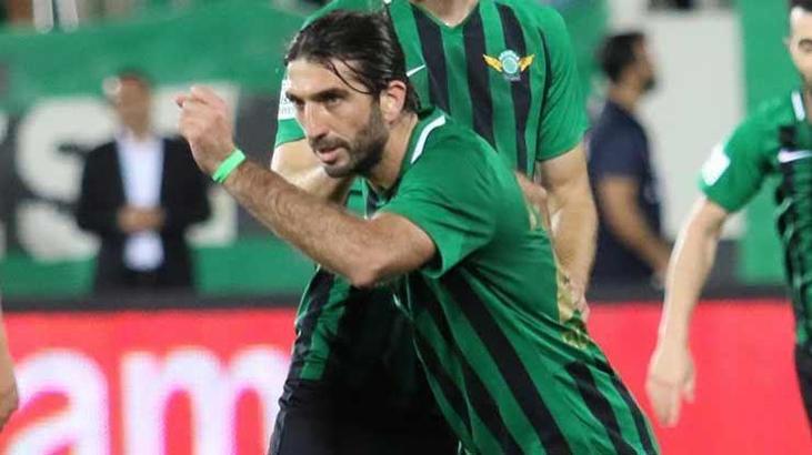 35'lik Burhan Akhisar'ı taşıyor