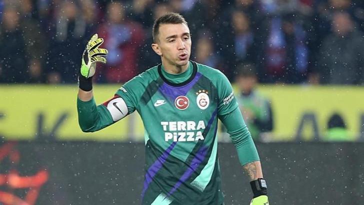 Galatasaray'dan Muslera'ya 2 yıllık sözleşme