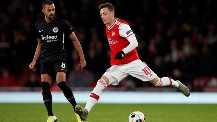 Arsenal'de Mesut Özil'in gözü aydın!