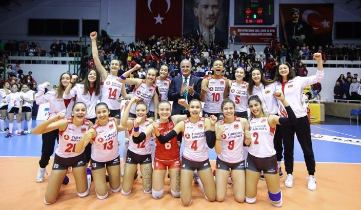 U17 Kız Milli Takımımız, Romanya'ya set vermedi