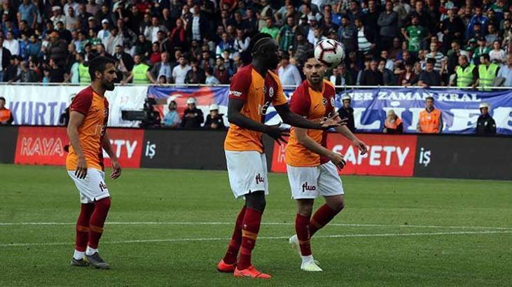Galatasaray'da Mbaye Diagne görüşme odasına