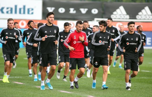 Beşiktaş 2 eksikle çalıştı