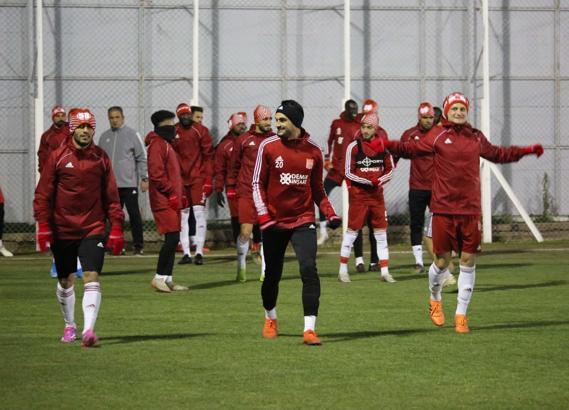 Lider Sivasspor'da Kasımpaşa hazırlıkları başladı