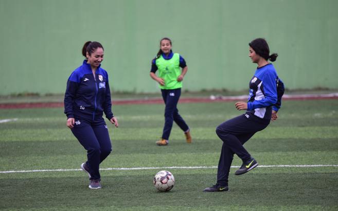 Kadınlar 'şiddete hayır' demek için futbol maçı yapacak