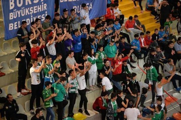 Büyükşehir'in Efeler'i, taraftarına kazandırıyor