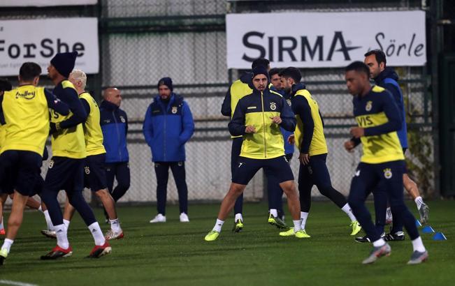 Fenerbahçe'de önce antrenman sonra yolculuk