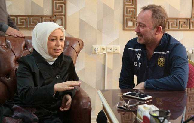 Öznur Çalık'tan Yeni Malatyaspor'a ziyaret