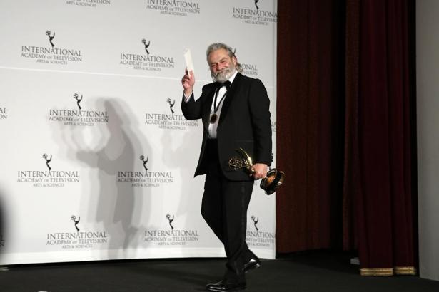 Beşiktaş'tan Haluk Bilginer'e Emmy tebriği...